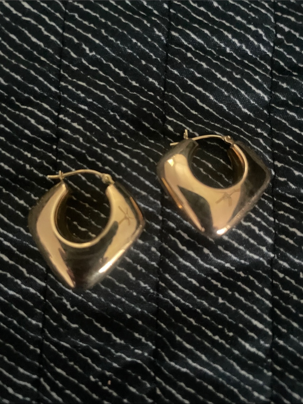 14k Gold Electroform Polished Gold Sculpted Hoop Earrings - Women Jewelry - Picture 2 of 6